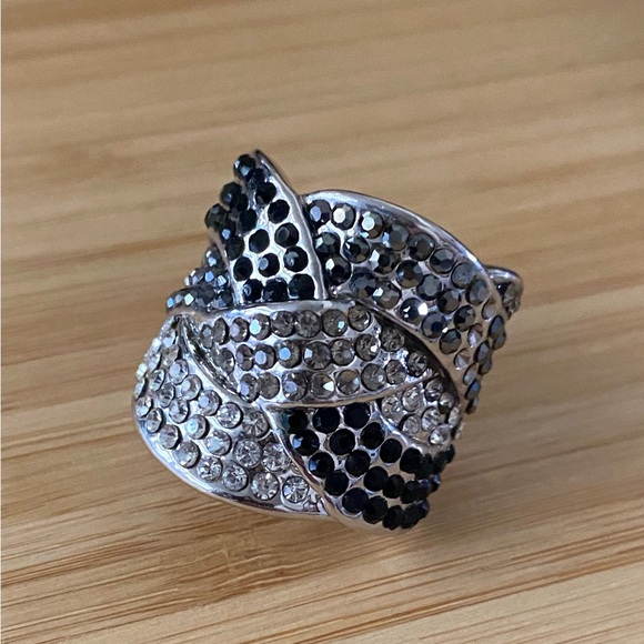 Lia Sophia Cocktail Hour Statement Ring Dazzling Two Tone Crystals size 7 - Picture 9 of 10
